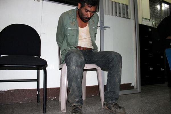 Inocencio Avalos quedó consignado ante un juzgado de paz. (Foto Prensa Libre: Julio Vargas)<br _mce_bogus="1"/>