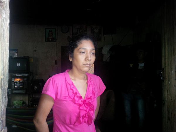 Claudia Castillo Cotí, de 38 años, es capturada por la PNC en Santo Domingo Suchitepéquez, señalada de extorsión. (Foto Prensa Libre: PNC)