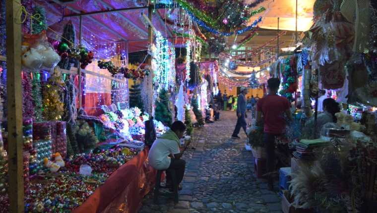 Algunos mercados municipales han extendido sus horarios de venta.(Foto Prensa Libre: Hemeroteca PL)