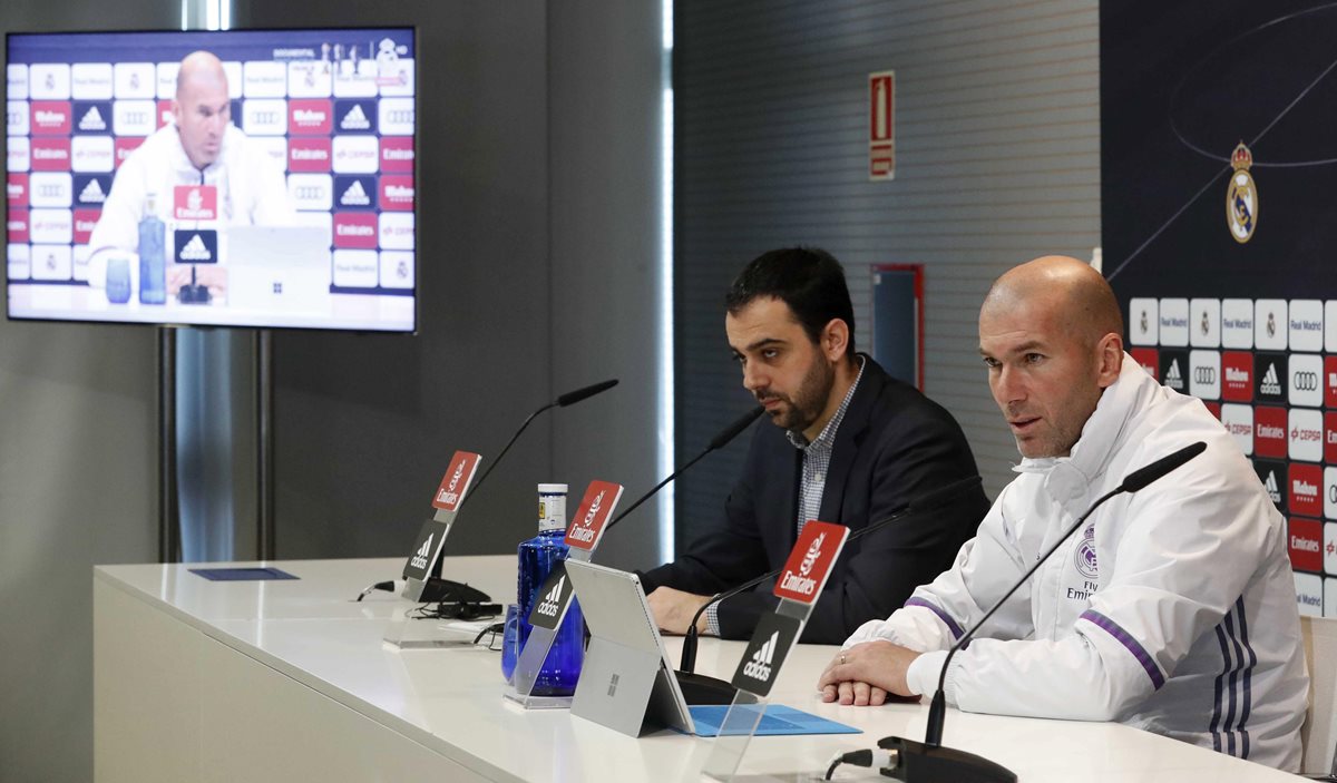 El técnico francés del Real Madrid, Zinedine Zidane, durante la conferencia de prensa de este martes previo al juego contra el Celta. (Foto Prensa Libre: EFE)