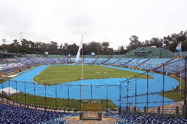 El estadio Mateo Flores será el escenario del Clausura 2014 entre Comunicaciones y Municipal, a puerta cerrada. (Foto Prensa Libre: Hemeroteca PL)