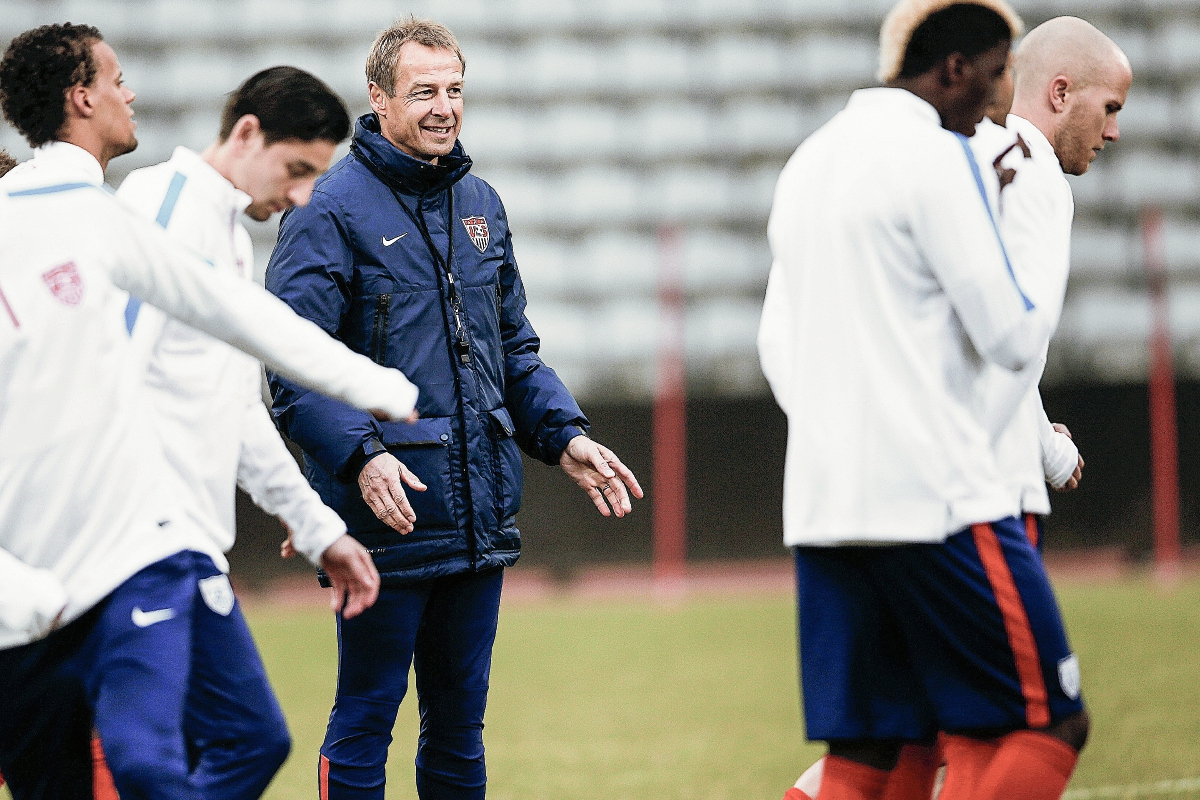 Berti Vogts ganó la Eurocpa de 1996 con Alemania y Jürgen Klinsmann era su capitán.(Foto Prensa Libre: AP)