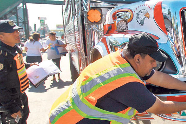 Operativos en carretera se llevan a cabo para reducir accidentes durante la fiestas de fin de año.
