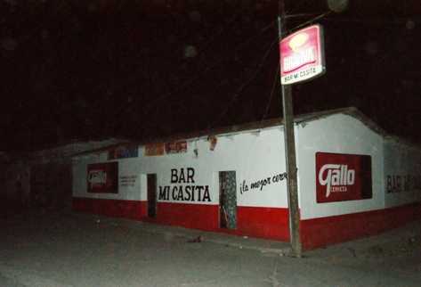 Bar Mi Casita, donde las autoridades detuvieron a la propietaria, por trata de personas para involucrarlas en la prostitución. (Foto Prensa Libre: Edwin Paxtor)