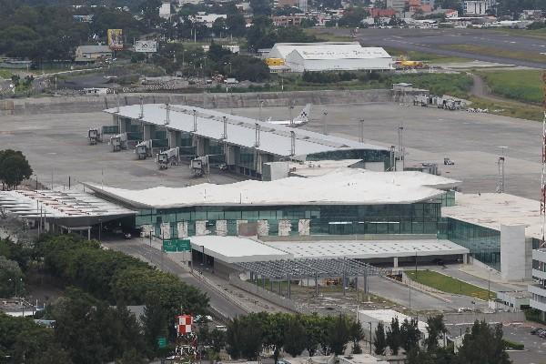 Las precariedades amenazan  aeropuerto.
