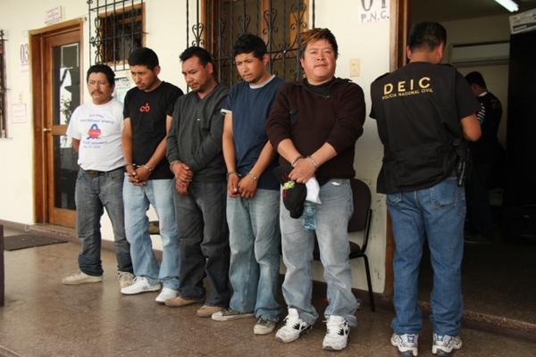 Capturados en Sacatepéquez. (Foto cortesía de la  PNC)