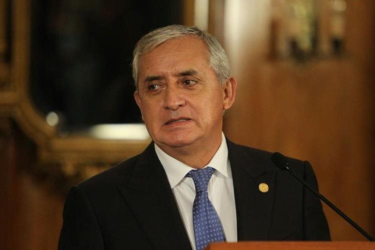 Otto Pérez Molina firmó en el 2014 el acuerdo que dio vida al programa, pero la Cancillería publicó el acuerdo tres años después. (Foto Prensa Libre: Hemeroteca PL)