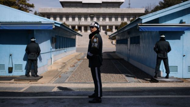 Kim Yong-chol inició su carrera en una unidad de la policía militar que operaba en la frontera. GETTY IMAGES