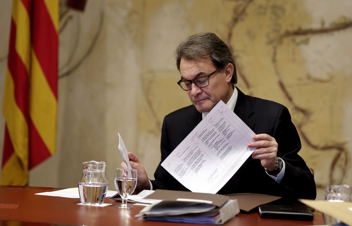 Artur Mas tiene cada vez más lejana la posibilidad de presider de nuevo el gobierno catalán. (Foto Prensa Libre: EFE)