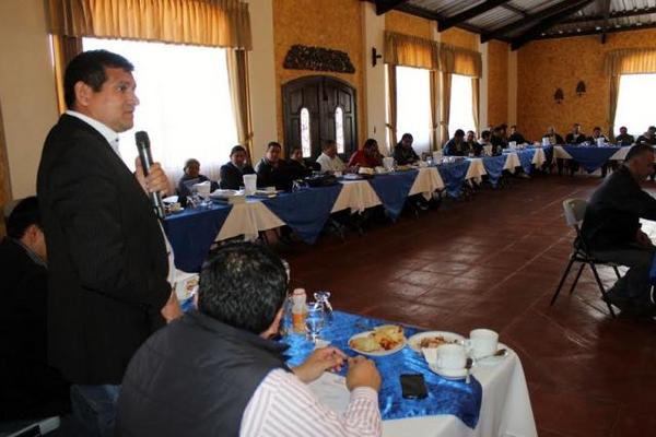 El gobernador de Quiché Heber Cabrera Mejía, anunció su renuncia al cargo y sus intenciones de competir por una curul en el Congreso. (Foto Prensa Libre: Oscar Figueroa)<br _mce_bogus="1"/>