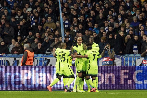 Los jugadores del Manchester City festejan la victoria ante Dinamo. (Foto Prensa Libre: AP)