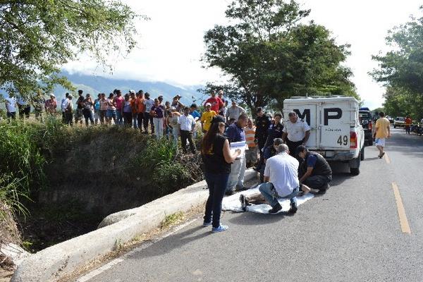examinan cuerpo de Estuardo Ruiz.