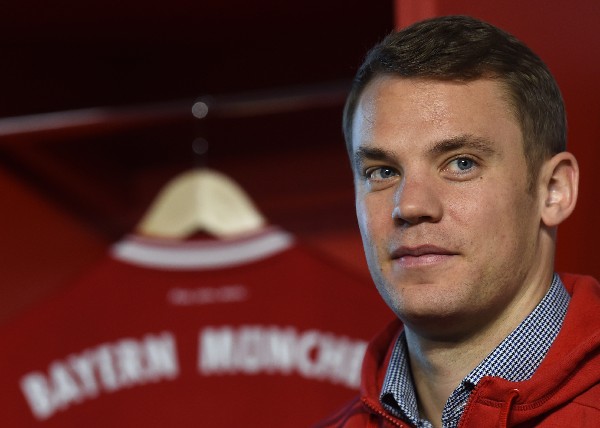 Manuel Neuer, portero del Bayern Múnich, amplió su contrato hasta el 2021. (Foto Prensa Libre: AFP)