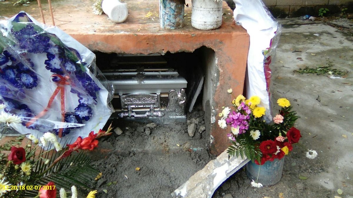 Las autoridades investigan el hecho ocurrido en Zacapa. (Foto Prensa Libre: Mario Morales)