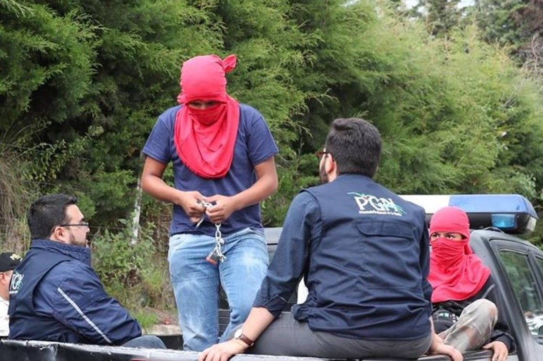 Tres de los jovenes que estaban en el Hogar de la SBS en Xela participaron en un disturbio el pasado 12 de octubre. (Foto Prensa Libre: Fred Rivera)
