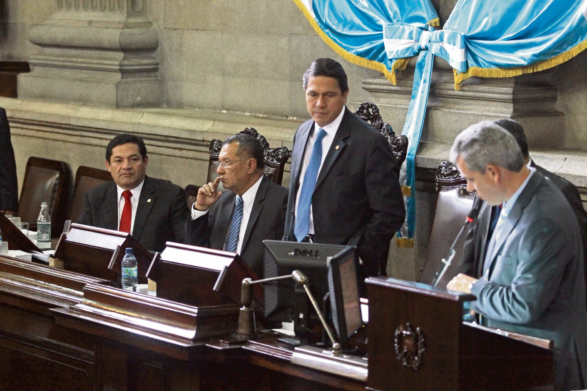 El diputado Juan Alcazar anunció que presentarán una denuncia en el MP por una supuesta campaña negra contra el PP. (Foto Prensa Libre: Hemeroteca PL).