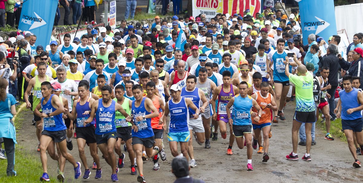Se vivió una fiesta con la sexta edición de la carrera. (Foto Prensa Libre: Norvin Mendoza)
