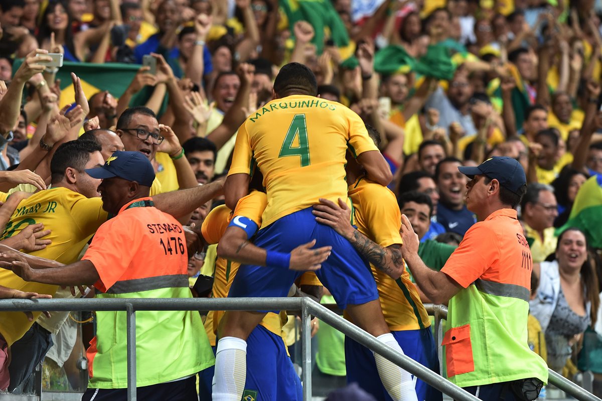 Brasil degustó a su afición con cuatro goles en el Estadio Fonte Nova. (Foto Prensa Libre: AFP)