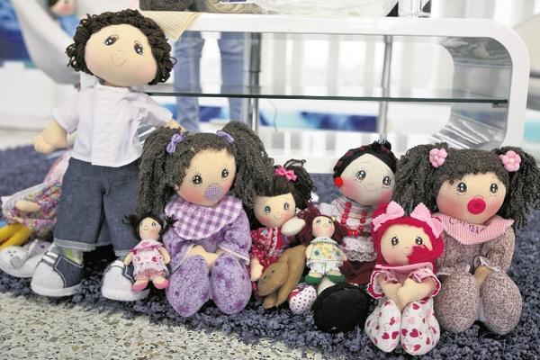Diferentes tamaños y estilos de muñecas pueden elaborarse con un poco de tiempo y entusiasmo. (Foto Prensa Libre: Billy Quijada)