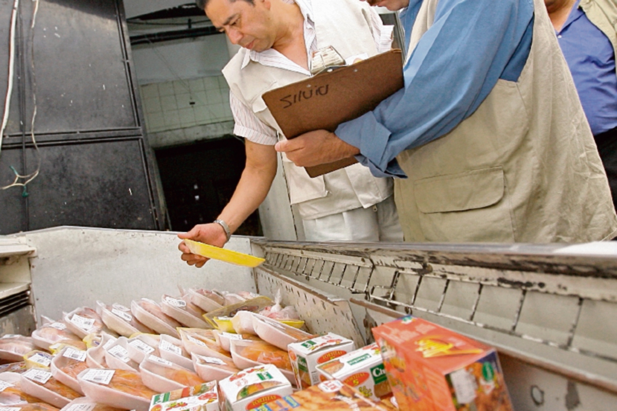 Las cuotas de importación piezas de pollo de Estados Unidos permanecerá igual para el 2016. (FOTO PRENSA LIBRE: OSCAR ESTRADA)