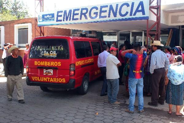 Unidad de los Bomberos Voluntarios que trasladó a la menor enferma de rabia al Hospital Regional de Occidente, el viernes último.