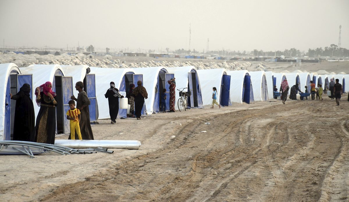 Un campo de refugiados en Faluya a 60 kilómetros al oeste de Bagdad, Irak. (Foto Prensa Libre: EFE).