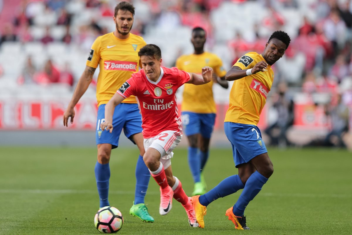 El Benfica es uno de los equipos que mostró fuerte apoyo, satisfacción y regocijo por la incorporación del Videoarbitraje.  (Foto Prensa Libre: EFE)