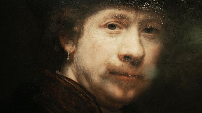 Los expertos encontraron cierta desviación de la mirada en los autorretratos de Rembrandt, una anomalía que se explicaría con el uso de una proyección. GETTY IMAGES