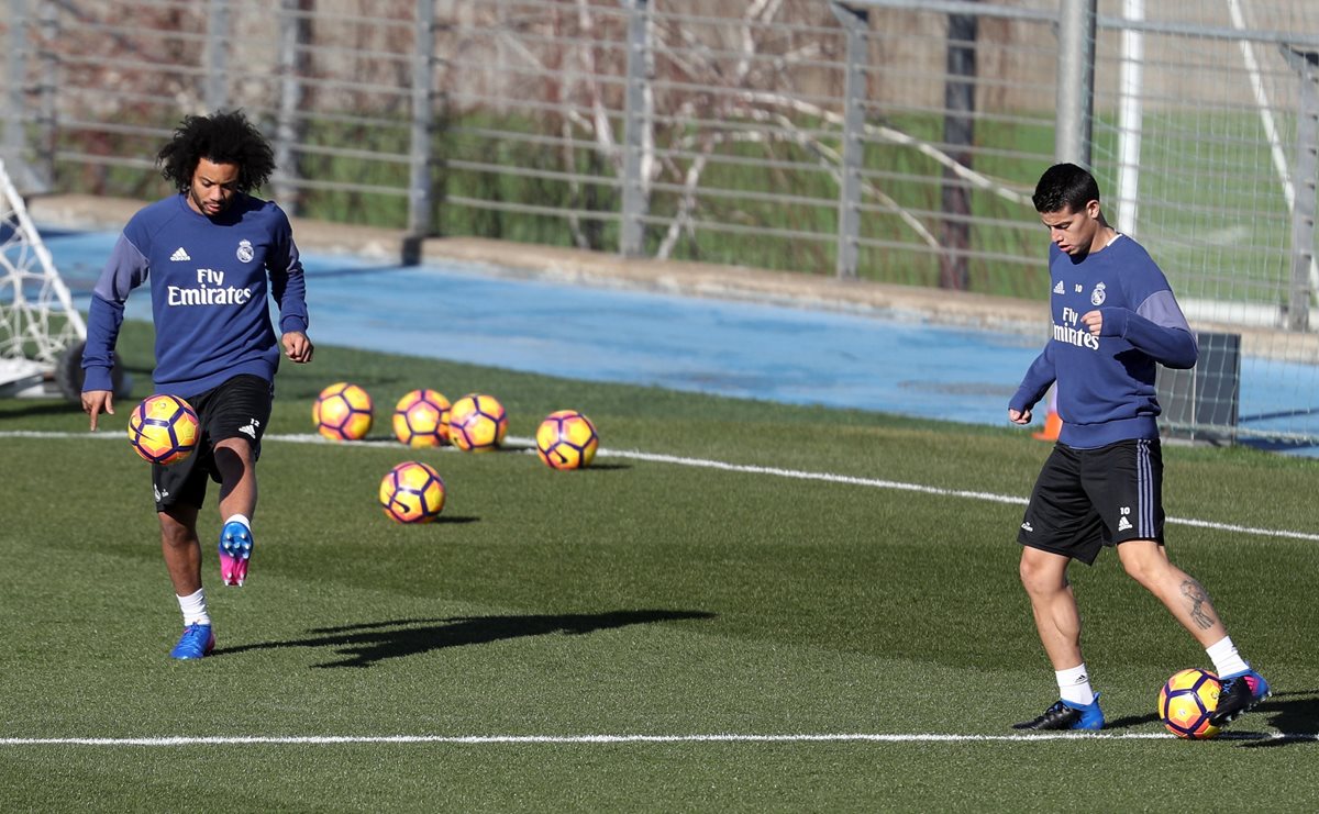 Marcelo volvió a tocar balón luego de varias semanas sin actividad. (Foto Prensa Libre: EFE)