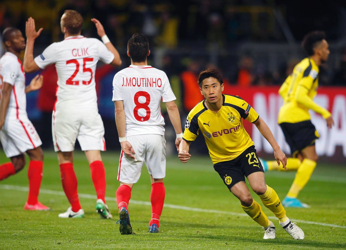 El japonés  Shinji Kagawa marcó uno de los goles del descuento para el Borussia.