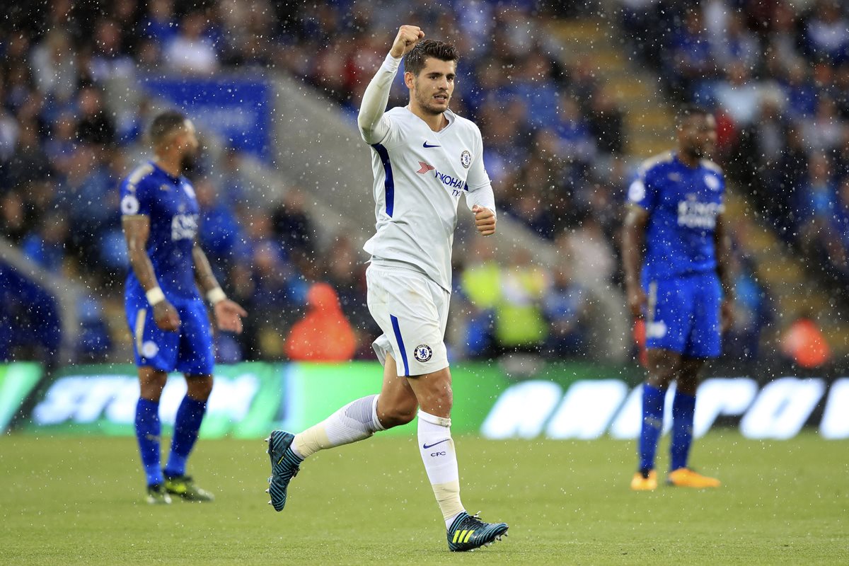 Álvaro Morata sigue demostrando su espíritu goleador en la Premier League. (Foto Prensa Libre: AP)