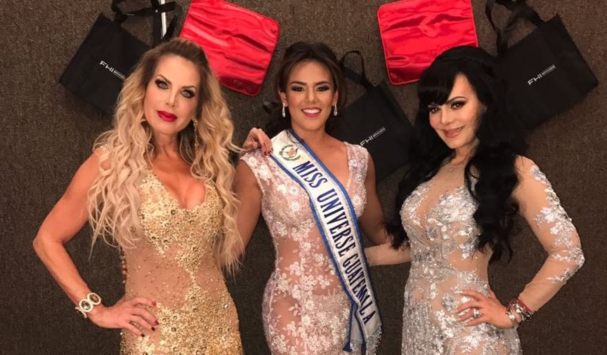 Lorena Herrena, Virginia Argueta y Maribel Guardia modelaron diseños de Mitzy. (Foto Prensa Libre: Cortesía Virginia Argueta)