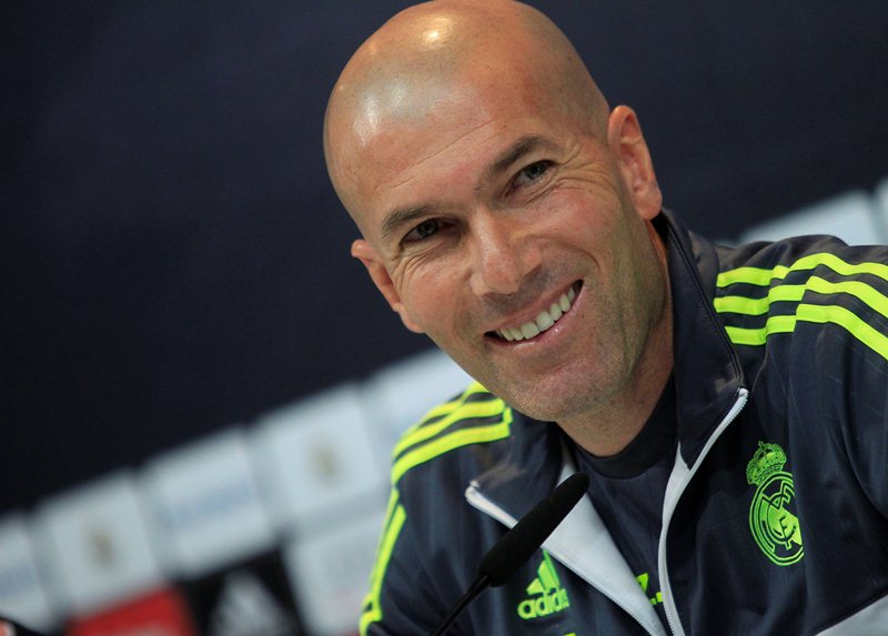 Zidane se mostró contento con la decisión en favor de su delantero y compatriota. (Foto Prensa Libre: EFE)