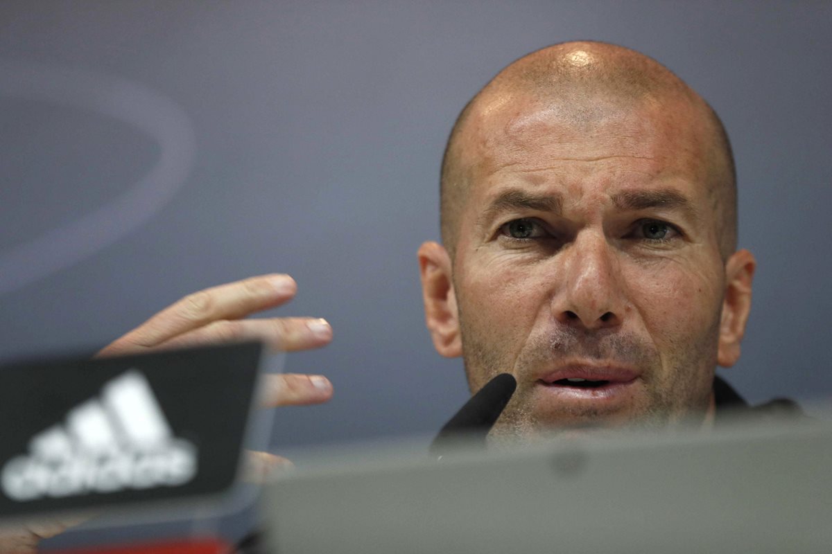 El técnico del Real Madrid, Zinedine Zidane, se sorprendió con el resultado frente a la Juventus, pero se siente satisfecho por el trabajo hecho por sus pupilos. (Foto Prensa Libre: EFE)