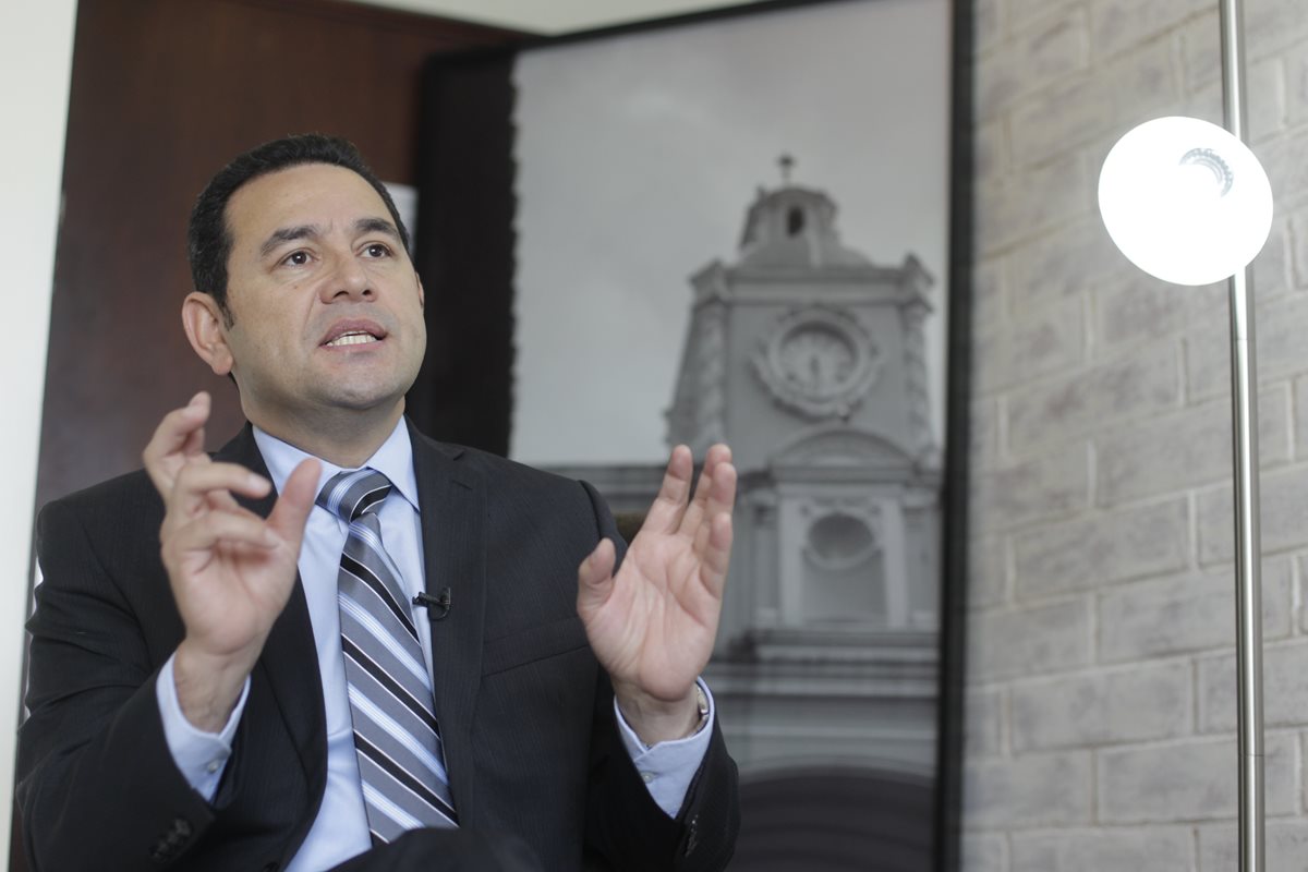 Morales, durante la entrevista en el Hotel Adriatika, en la zona 14. (Foto Prensa Libre: Edwin Bercián)