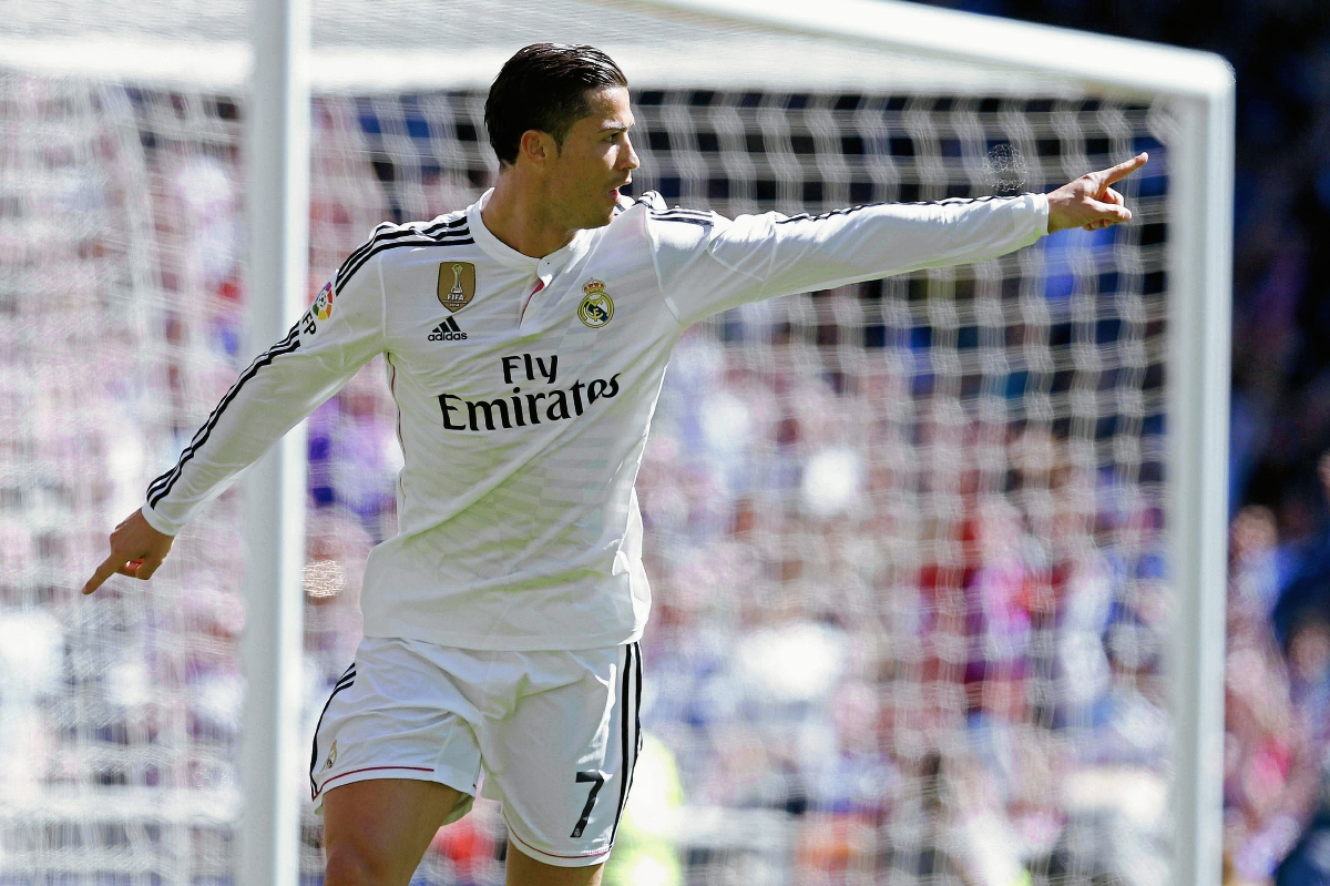 El portugués Cristiano Ronaldo vivió un partido de ensueño y celebró a lo grande. (Foto Prensa Libre: EFE).