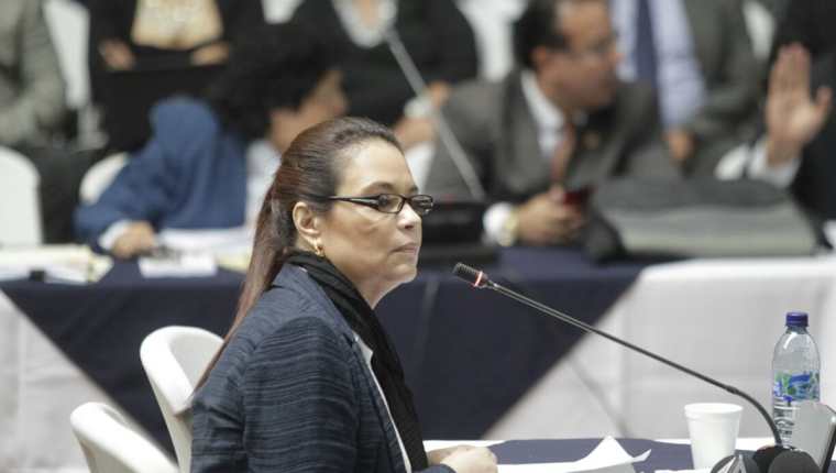 Roxana Baldetti ofrece su declaración por el caso Cooptación del Estado, en la Sala de Vistas de la CSJ. (Foto Prensa Libre: Edwin Bercián)