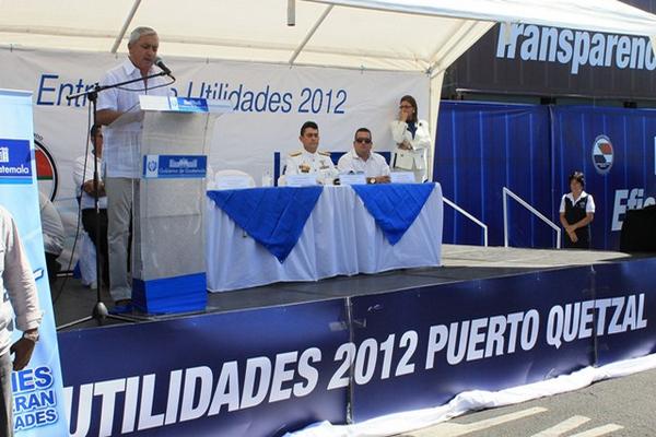 El presidente Otto Pérez Molina anunció en Escuintla la creación de dos nuevas brigadas contra el narcotráfico. (Foto Prensa Libre: Carlos Paredes)<br _mce_bogus="1"/>