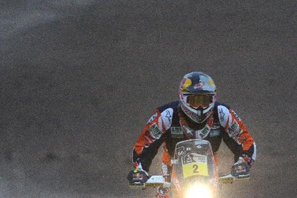 Marc Coma, continúa de líder en la general, a pesar de finalizar sexto en la décima etapa. (Foto Prensa Libre: EFE)