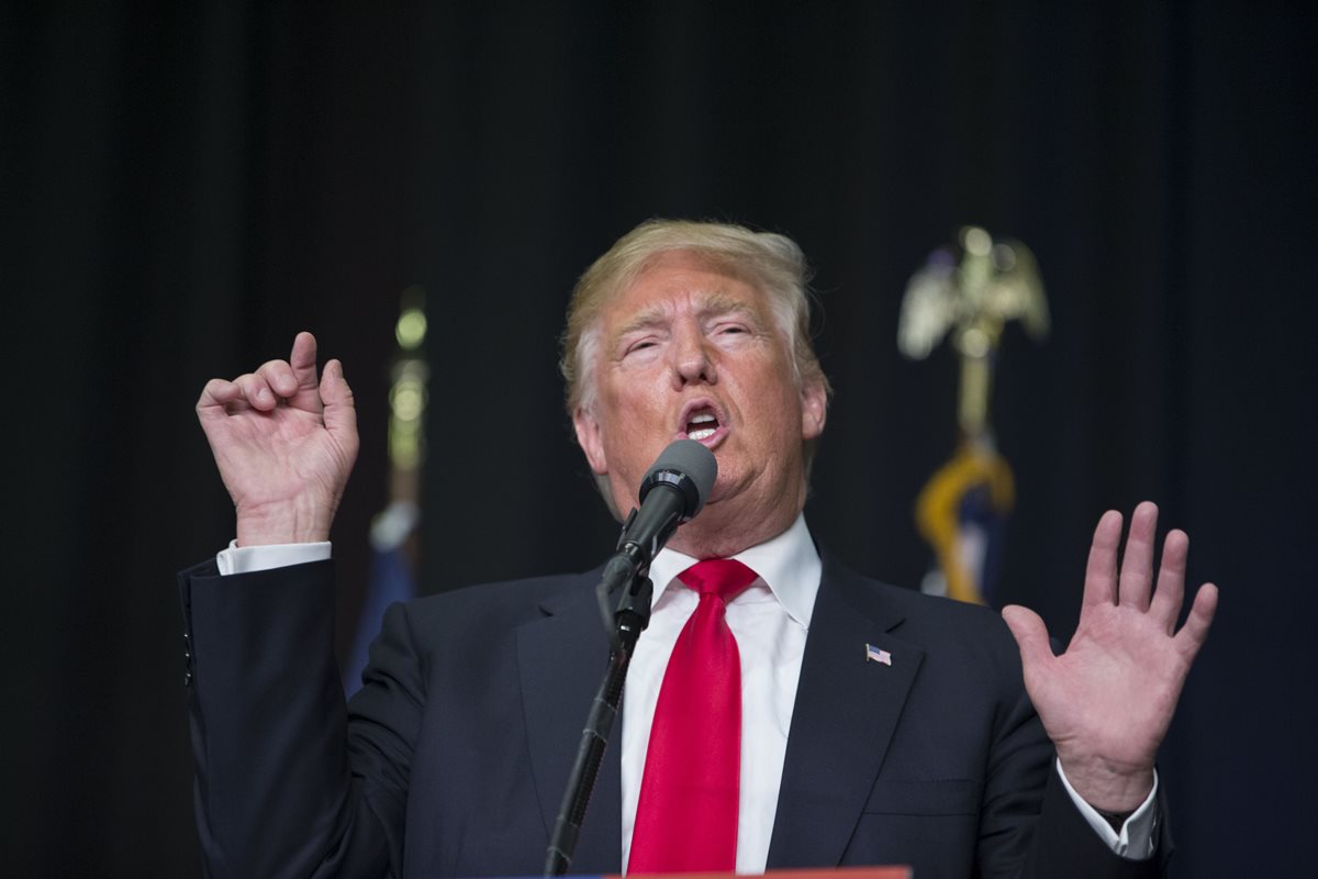Donald Trump durante un discurso que di en la universidad de West Chester en Pensilvania. (Foto Prensa Libre: AP).