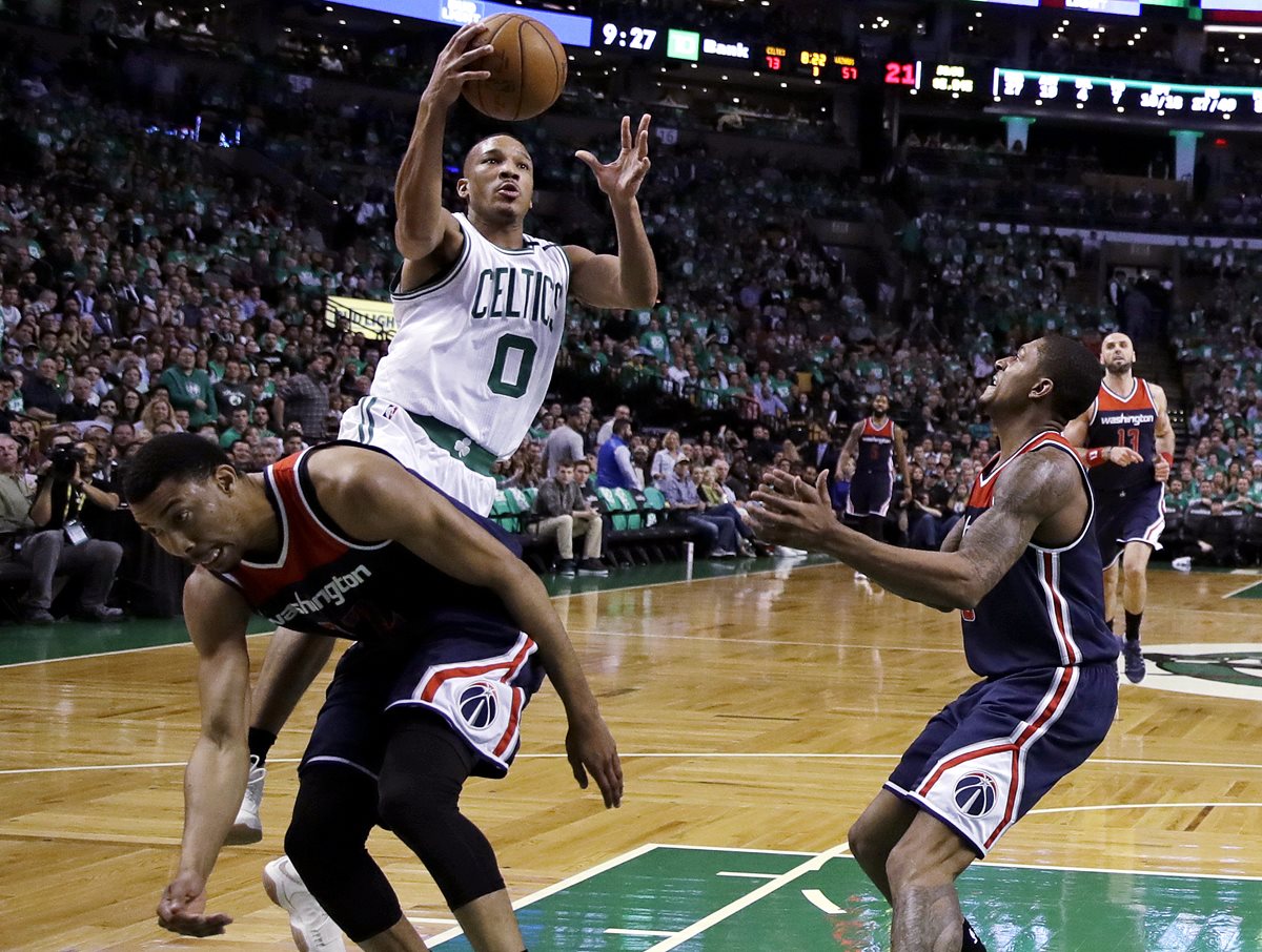 Avery Bradley aportó 29 puntos y los Celtics de Boston derrotaron el miércoles 123-101 a los Wizards de Washington. (Foto Prensa Libre: AFP)