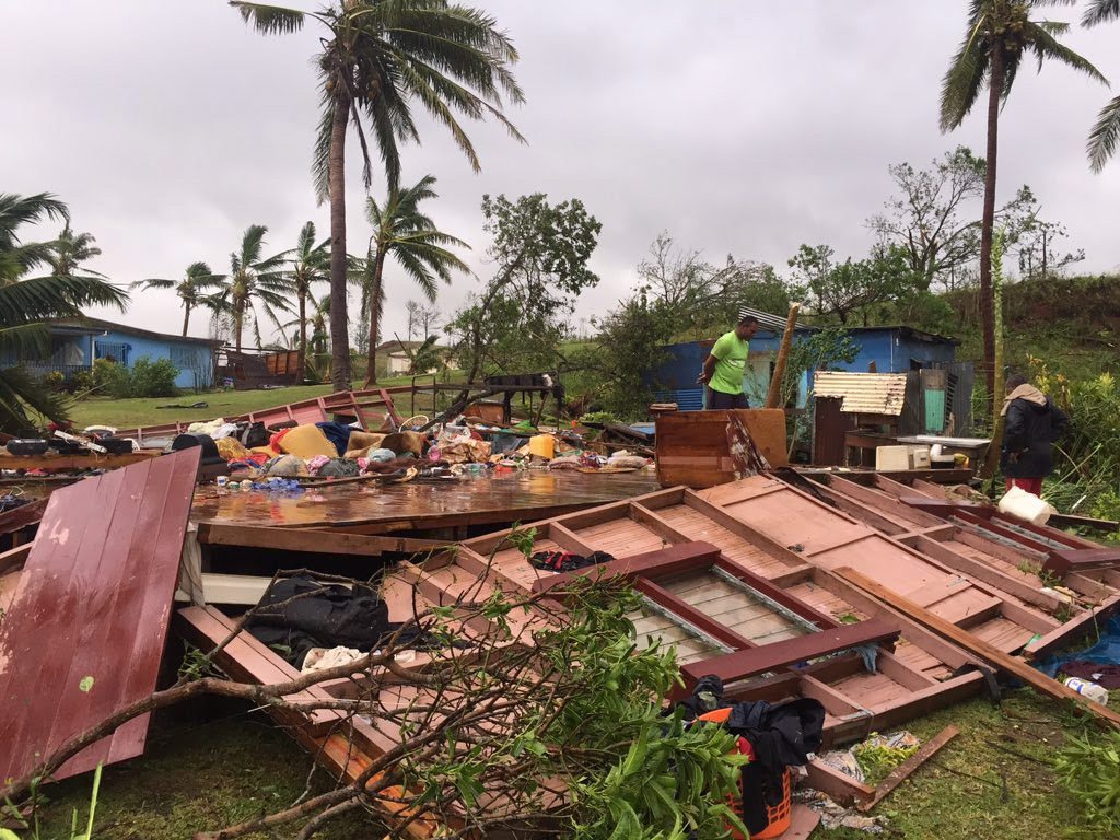 Destrozos causados por el ciclón "Winston" en Fiyi. (Foto Prensa Libre: AFP)
