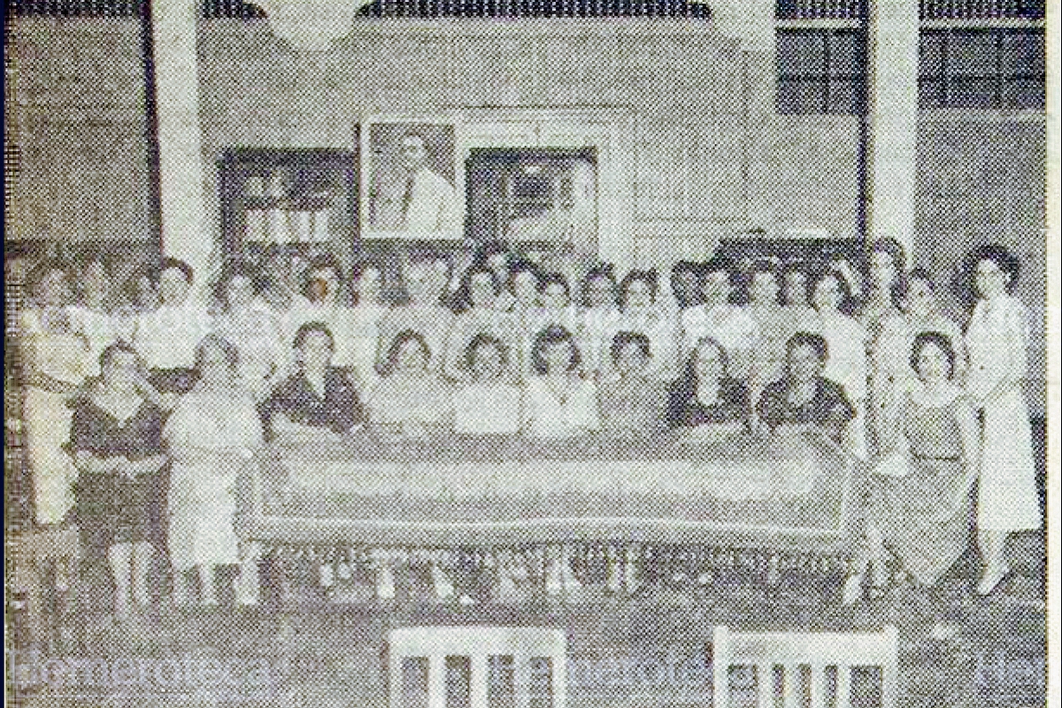 Fotografía  de diciembre de 1955, de educadoras de aquella época. (Foto: Hemeroteca PL)