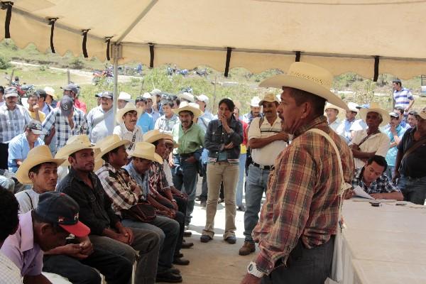 Varias Familias participan en  asamblea en la finca Pacalá, Salamá, Baja Verapaz.