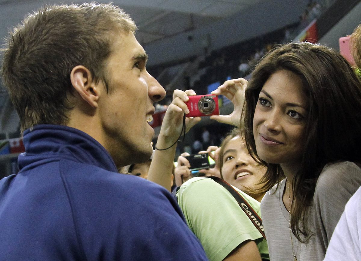 Michael Phelps y su novia Nicole Johnson se convirtieron en padres por primera vez. (Foto Prensa Libre: AP)