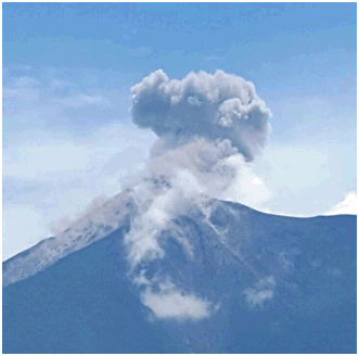 El Volcán de Fuego registra este viernes actividad moderada, informa el Insivumeh. (Foto Prensa Libre: Insivumeh)