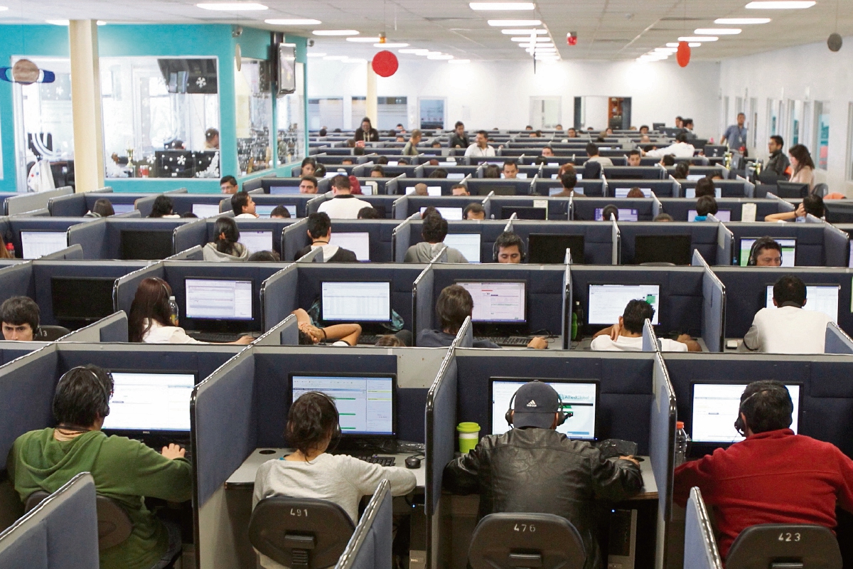 Los servicios de telefonía e internet son una de las fortalezas que tiene el país en aspectos relacionados con tecnologías de la información. (Foto Prensa Libre: ERICK AVILA)
