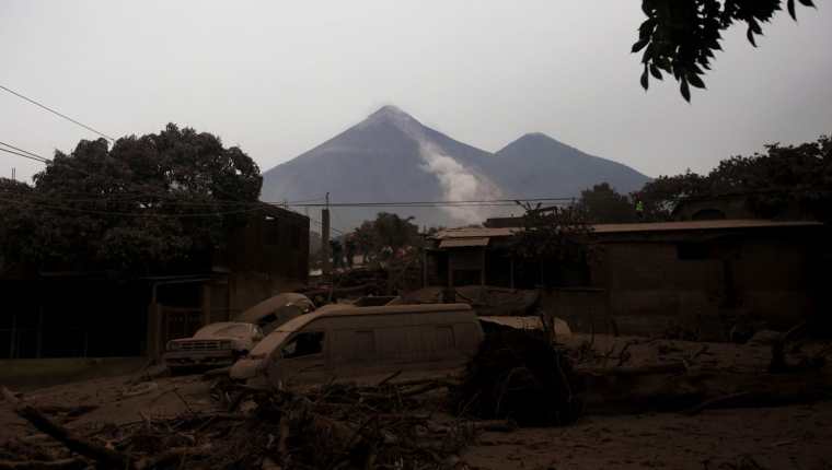 Vista de la devastación que causó el flujo de lava del Volcán de Fuego. (Foto Prensa Libre: EFE)