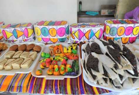 La preparación de las delicias típicas brinda color, aroma y textura.