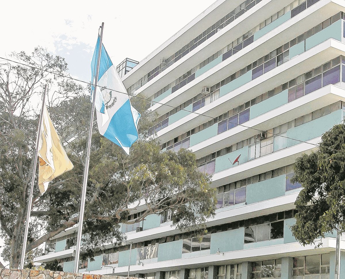 Auditorías evidencian irregularidades en el Seguro Social. (Foto Prensa Libre: HemerotecaPL)